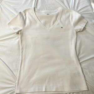 Tommy Hilfiger T-shirt. Size small. The neck.